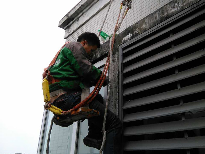 窗臺防水堵漏方法科普，接縫處理到位防